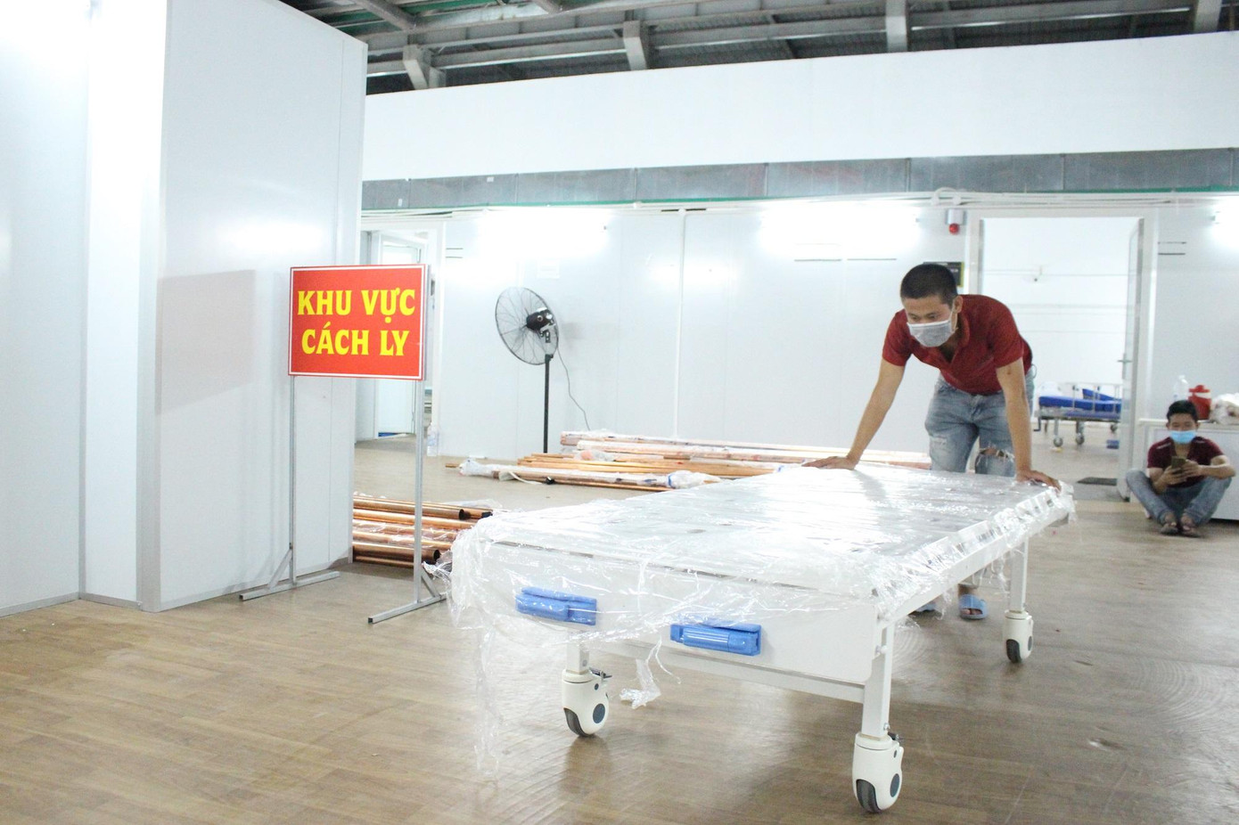 Trong thời gian ngắn, các Trung tâm Hồi sức COVID-19 đã khẩn trương được thiết lập.