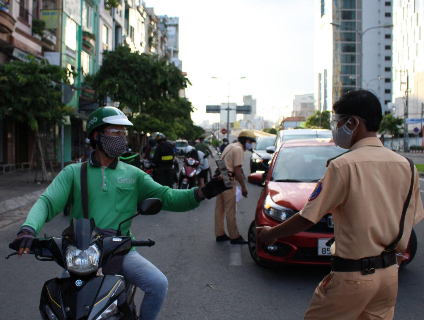 Công tác kiểm soát dịch đang được siết chặt trên toàn địa bàn TPHCM. Công tác kiểm soát dịch đang được siết chặt trên toàn địa bàn TPHCM.