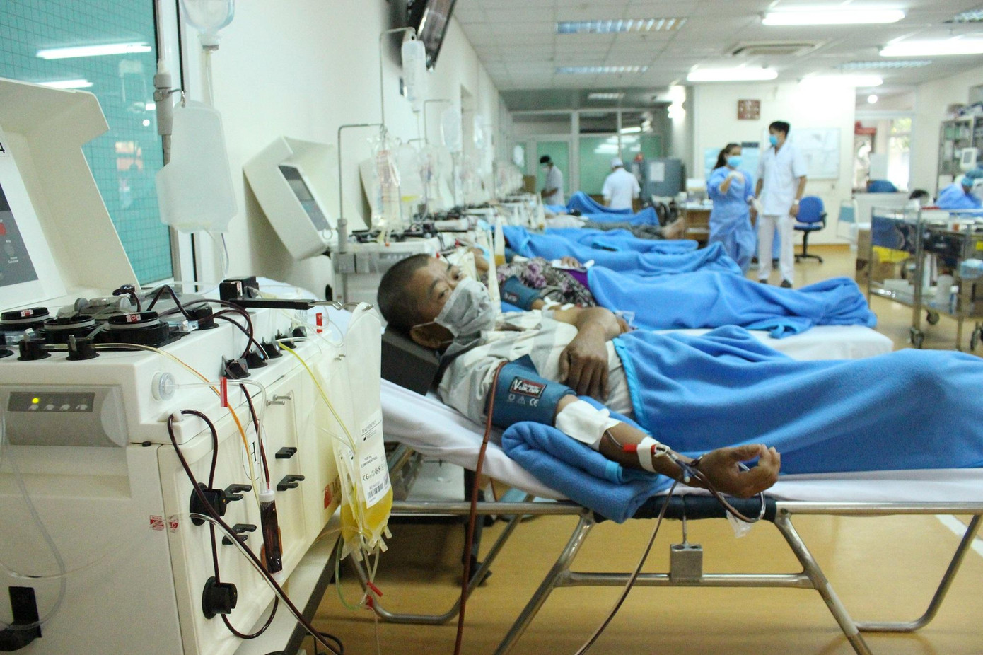 Cuộc chiến chống dịch COVID-19 đang bước vào giai đoạn rất căng thẳng. Nguồn máu dự trữ đã cạn kiệt, sự chung tay của cộng đồng sẽ tiếp thêm sức mạnh cho ngành y tế.