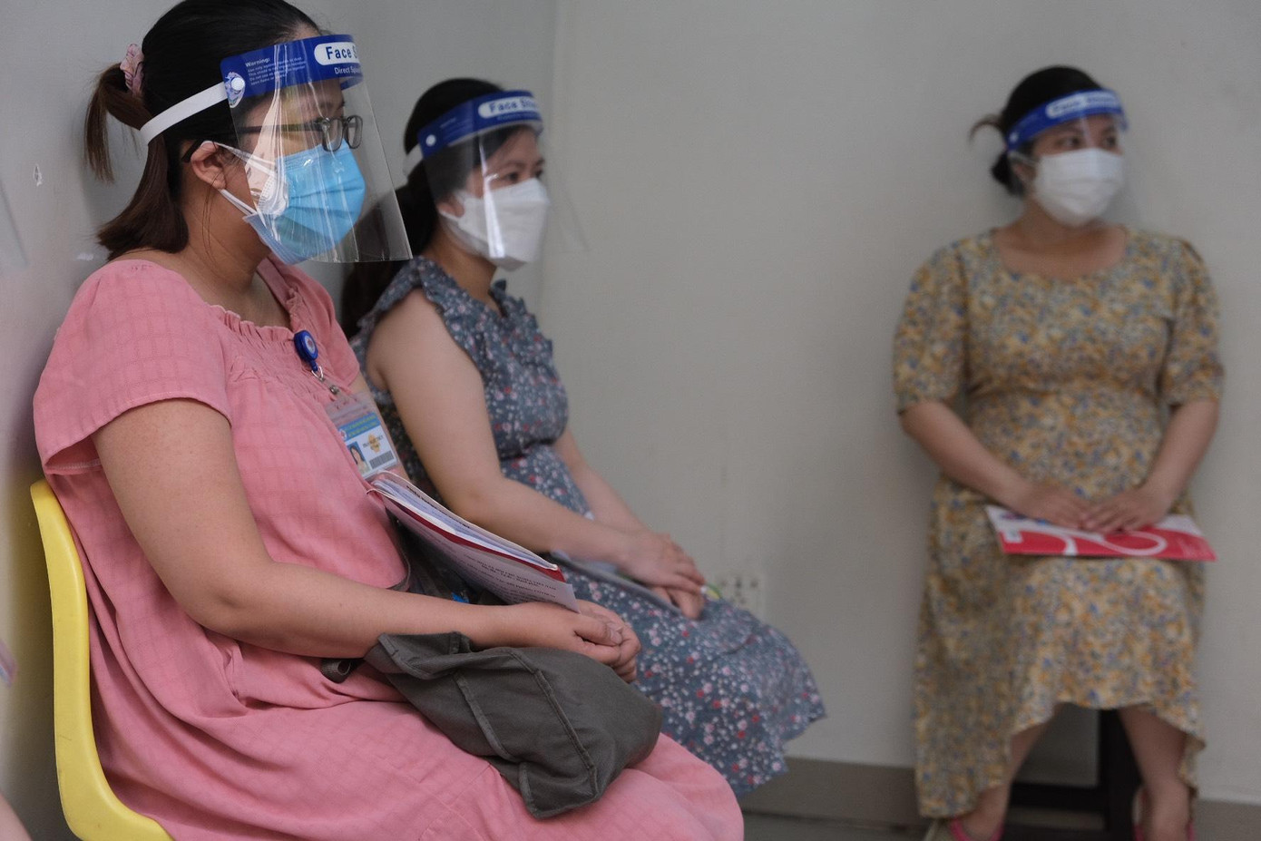 Phụ nữ mang thai là nhóm có nguy cơ lây nhiễm và diễn tiến nặng rất cao nếu mắc COVID-19.