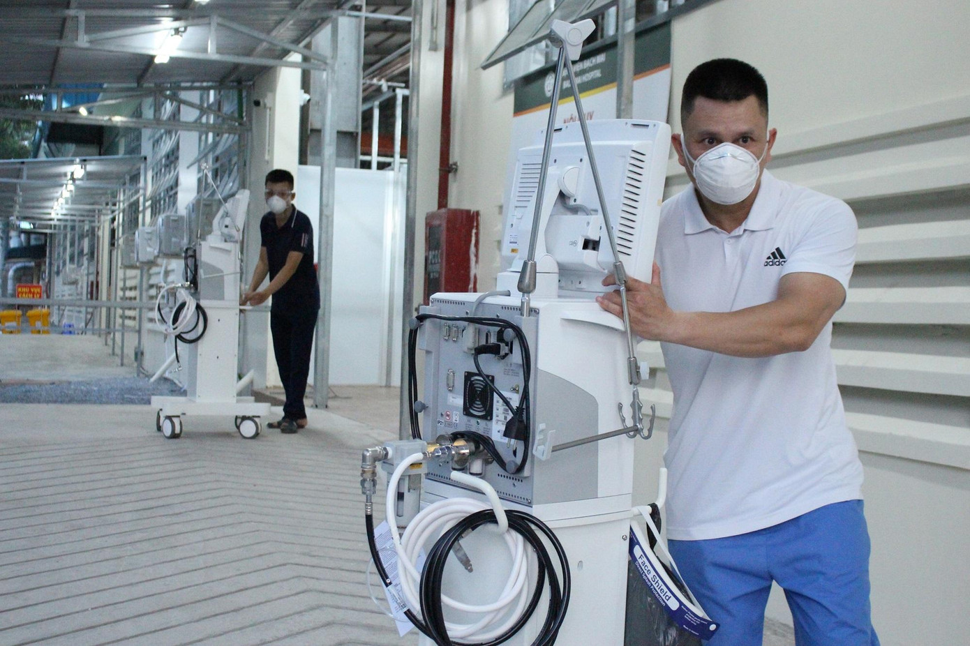 Bệnh viện Bạch Mai đã gấp rút thiết lập Trung tâm Hồi sức COVID-19 trong thời gian ngắn.