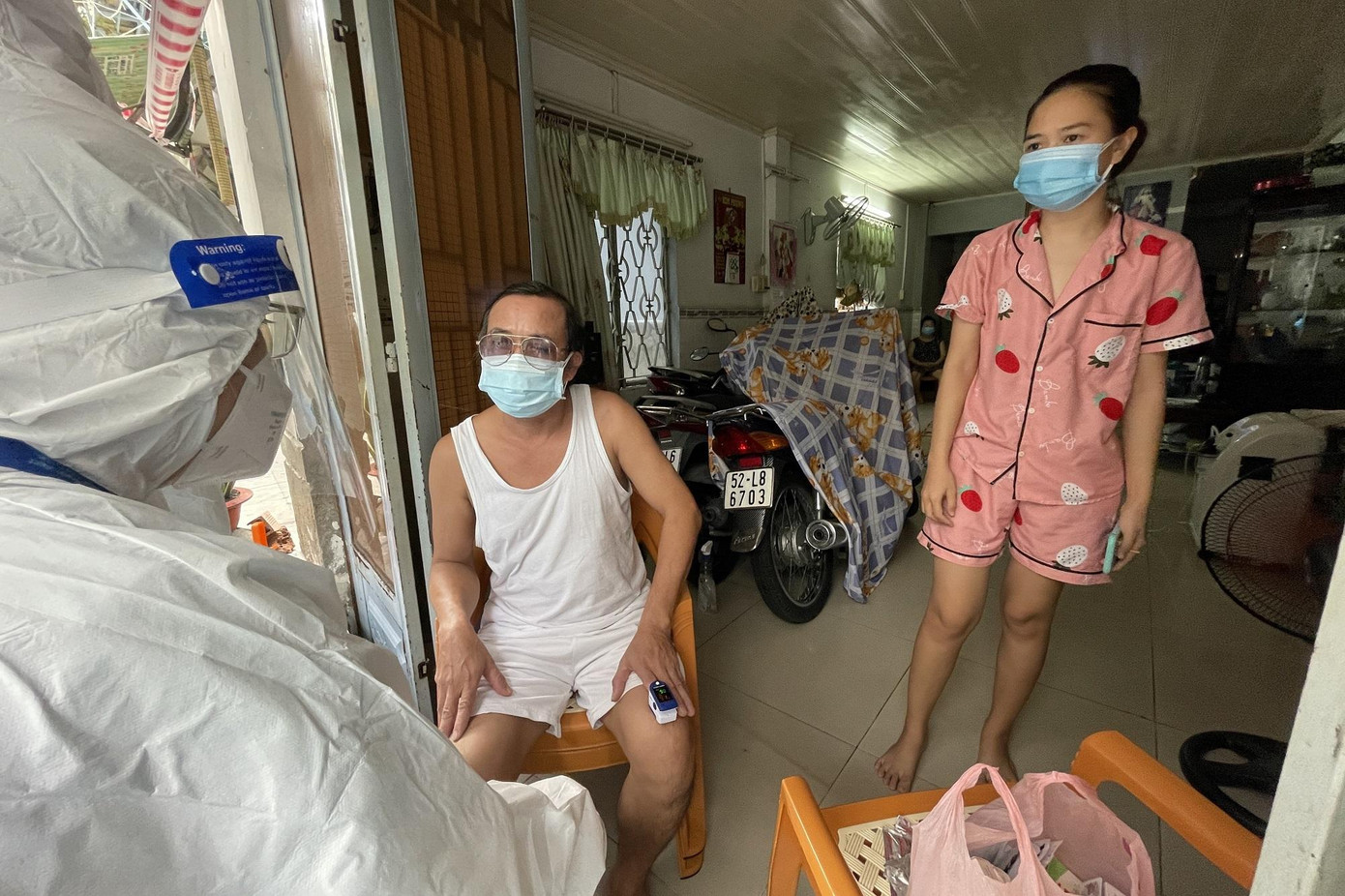 Sở Y tế yêu cầu các đơn vị cần lắng nghe ý kiến của F0 và tuân thủ hướng dẫn quy định cách ly, điều trị F0 tại nhà Sở Y tế yêu cầu các đơn vị cần lắng nghe ý kiến của F0 và tuân thủ hướng dẫn quy định cách ly, điều trị F0 tại nhà