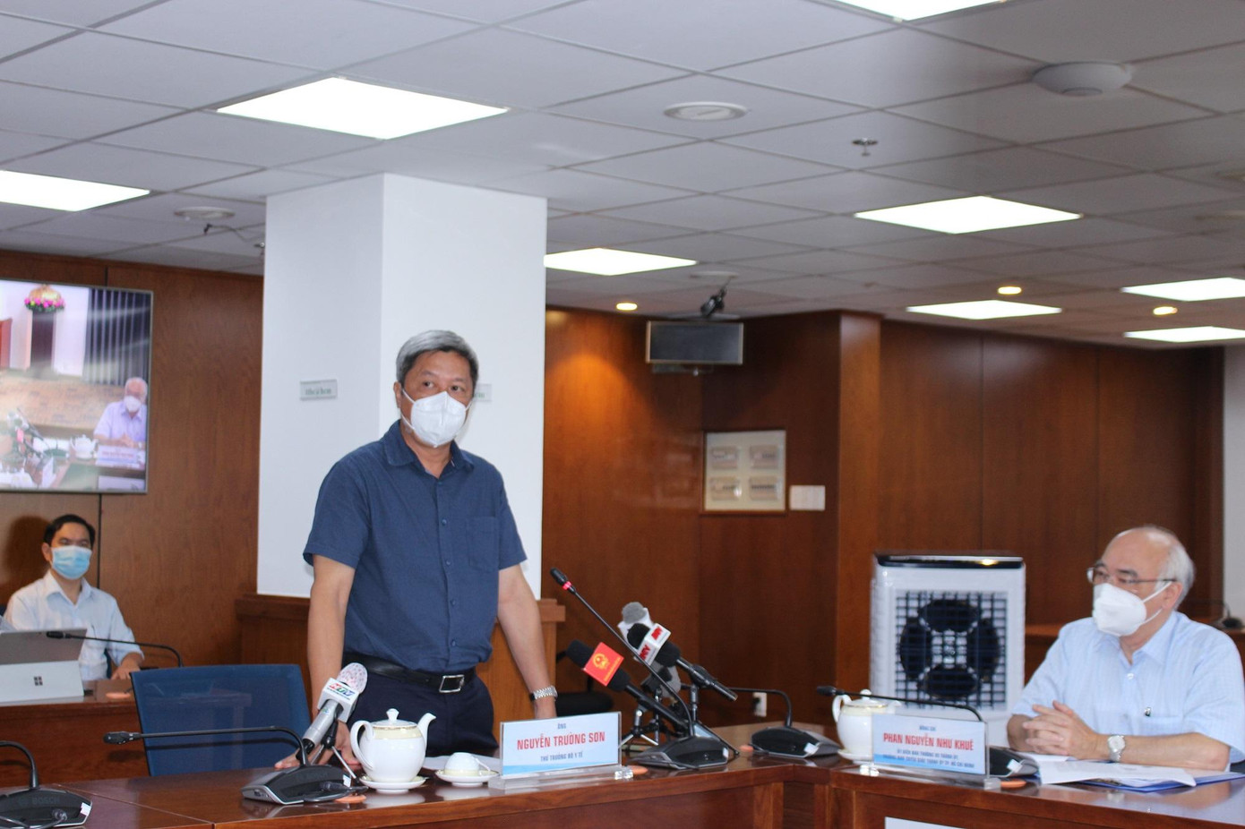 PGS.TS.BS Nguyễn Trường Sơn chia sẻ thông tin tại buổi họp báo chiều 9/9 PGS.TS.BS Nguyễn Trường Sơn chia sẻ thông tin tại buổi họp báo chiều 9/9