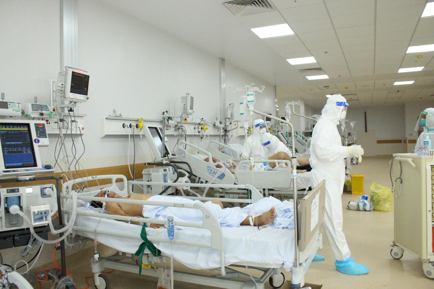 Giường bệnh hồi sức tăng lên đến đâu, bệnh nhân nặng, nguy kịch được chuyển đến đầy theo tới đó.