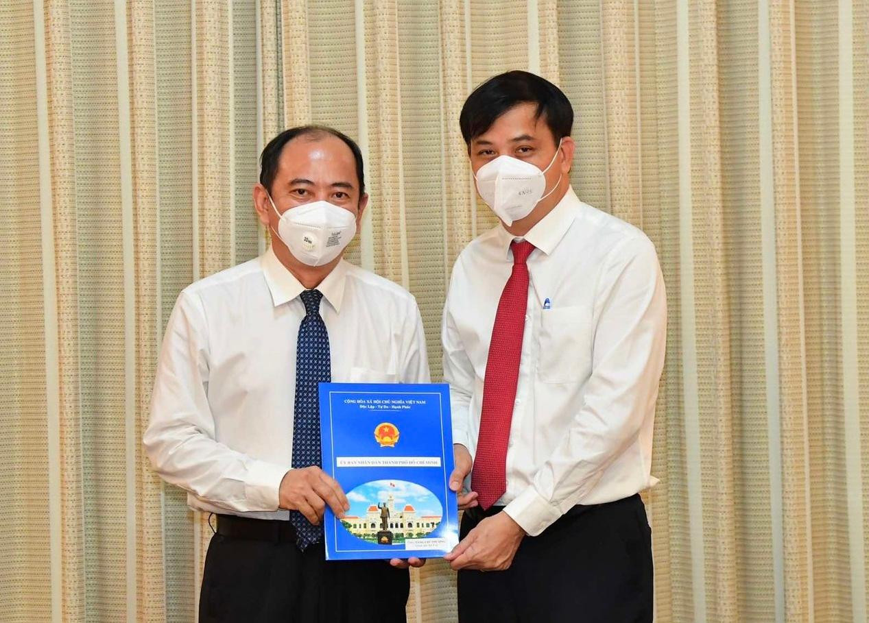 PGS.TS.BS Tăng Chí Thượng (bên trái) sẽ chính thức nhận nhiệm vụ Giám đốc Sở Y tế từ ngày 1/9/2021. PGS.TS.BS Tăng Chí Thượng (bên trái) sẽ chính thức nhận nhiệm vụ Giám đốc Sở Y tế từ ngày 1/9/2021.