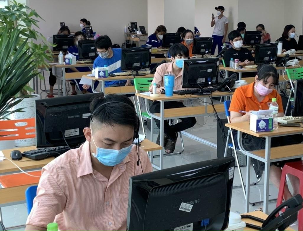 52 tổng đài viên của công ty đang hỗ trợ tiếp nhận cuộc gọi từ bệnh nhân và kết nối đến Trung tâm Cấp cứu 115. 52 tổng đài viên của công ty đang hỗ trợ tiếp nhận cuộc gọi từ bệnh nhân và kết nối đến Trung tâm Cấp cứu 115.