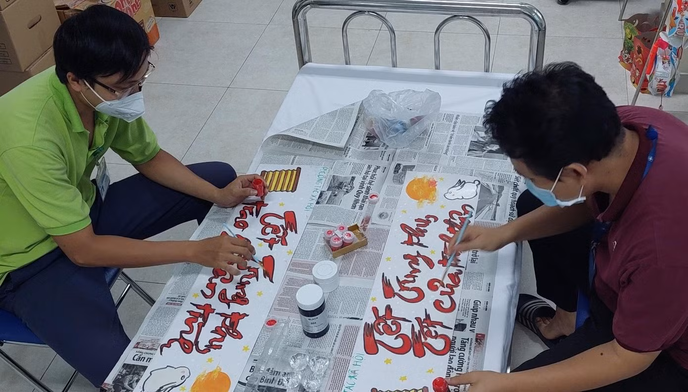 Không có đêm hội trăng rằm nhưng niềm vui Tết Trung thu nho nhỏ cũng được thực hiện tại Bệnh viện Chợ Rẫy