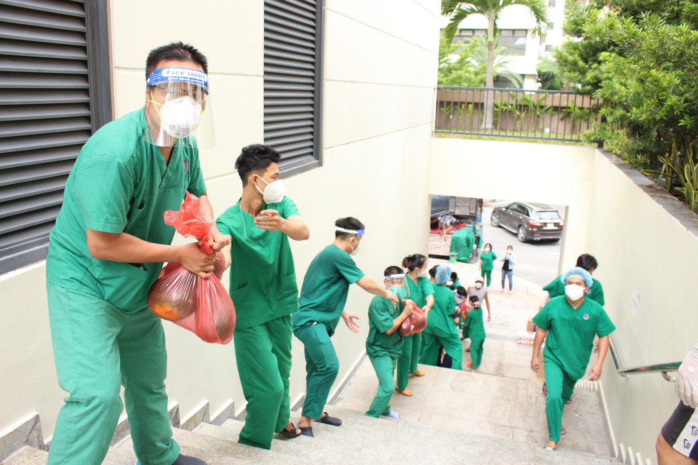 TPHCM đang rất cần sự chung tay của mọi tổ chức, cá nhân để đưa cuộc chiến chống COVID-19 đến thắng lợi- ảnh Vân Sơn