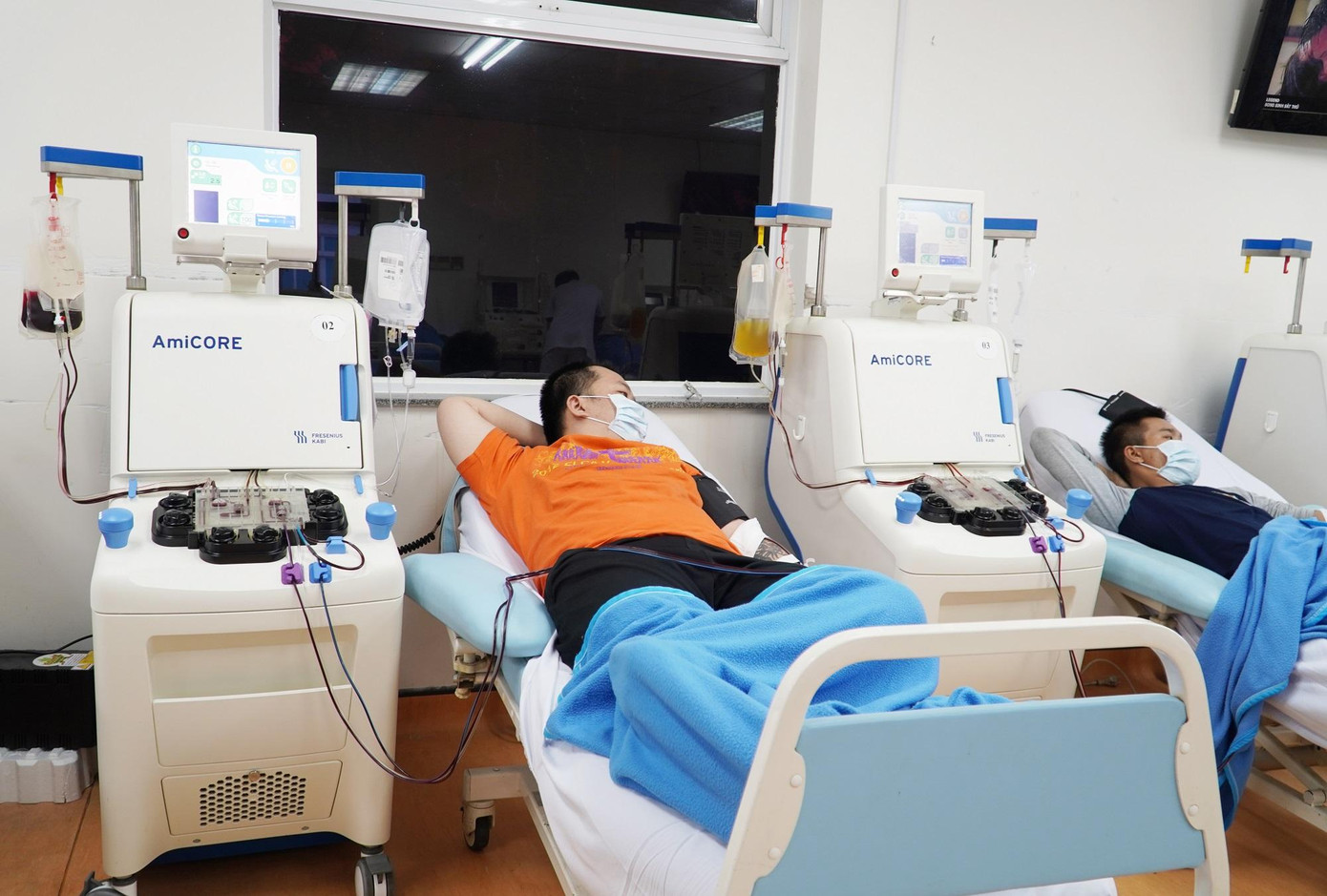 Những người tham gia hiến tiểu cầu tại Trung tâm Truyền máu, Bệnh viện Chợ Rẫy Những người tham gia hiến tiểu cầu tại Trung tâm Truyền máu, Bệnh viện Chợ Rẫy