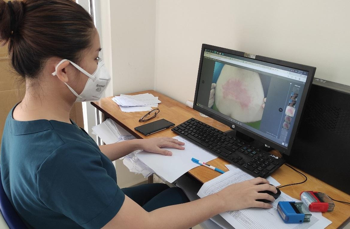 Bác sĩ Bệnh viện Da Liễu tư vấn trực tuyến miễn phí cho người bệnh trong giai đoạn dịch COVID-19 diễn biến phức tạp Bác sĩ Bệnh viện Da Liễu tư vấn trực tuyến miễn phí cho người bệnh trong giai đoạn dịch COVID-19 diễn biến phức tạp