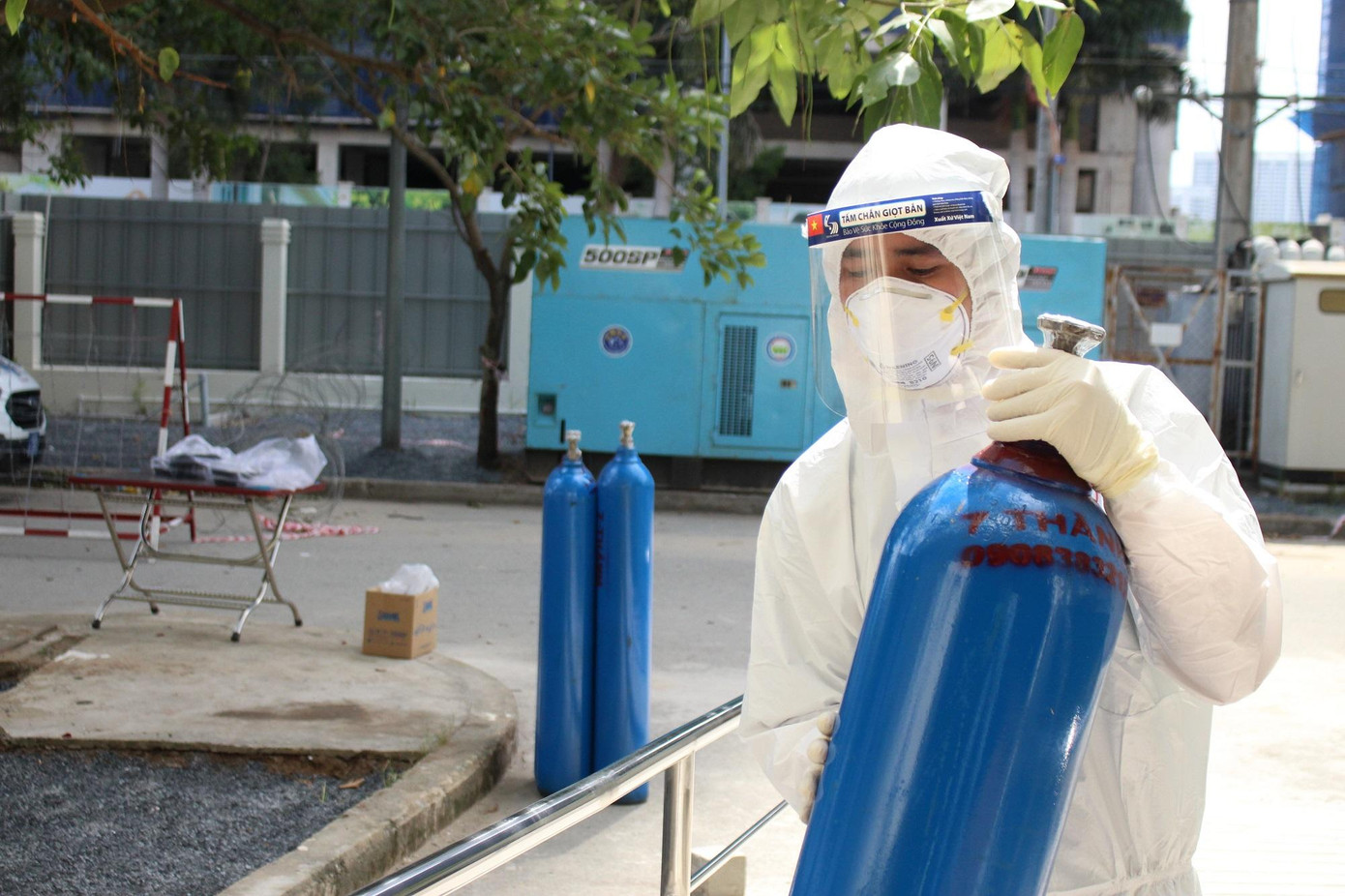 Oxy đang được tăng cường để đáp ứng điều trị cho người bệnh tại các bệnh viện. Oxy đang được tăng cường để đáp ứng điều trị cho người bệnh tại các bệnh viện.