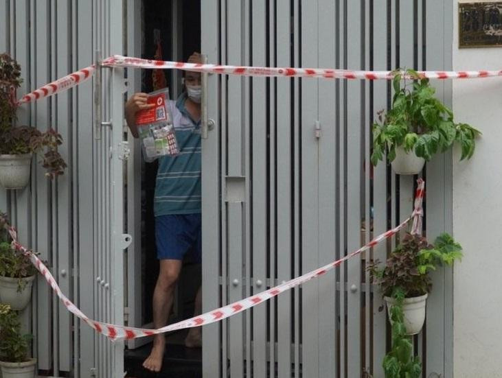 Những túi thuốc trở thành "phao cứu sinh" cho người bệnh trong các khu vực phong tỏa. Những túi thuốc trở thành "phao cứu sinh" cho người bệnh trong các khu vực phong tỏa.