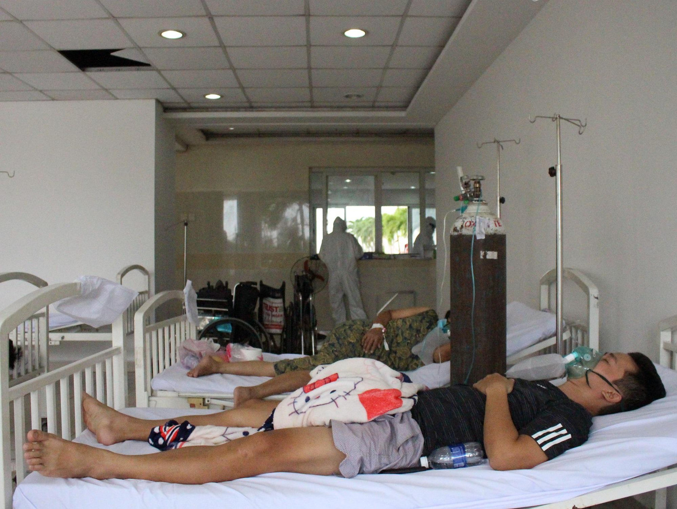 Người bệnh COVID-19 cần được hỗ trợ y tế sớm nhất có thể khi có biểu hiện bệnh chuyển nặng. Người bệnh COVID-19 cần được hỗ trợ y tế sớm nhất có thể khi có biểu hiện bệnh chuyển nặng.