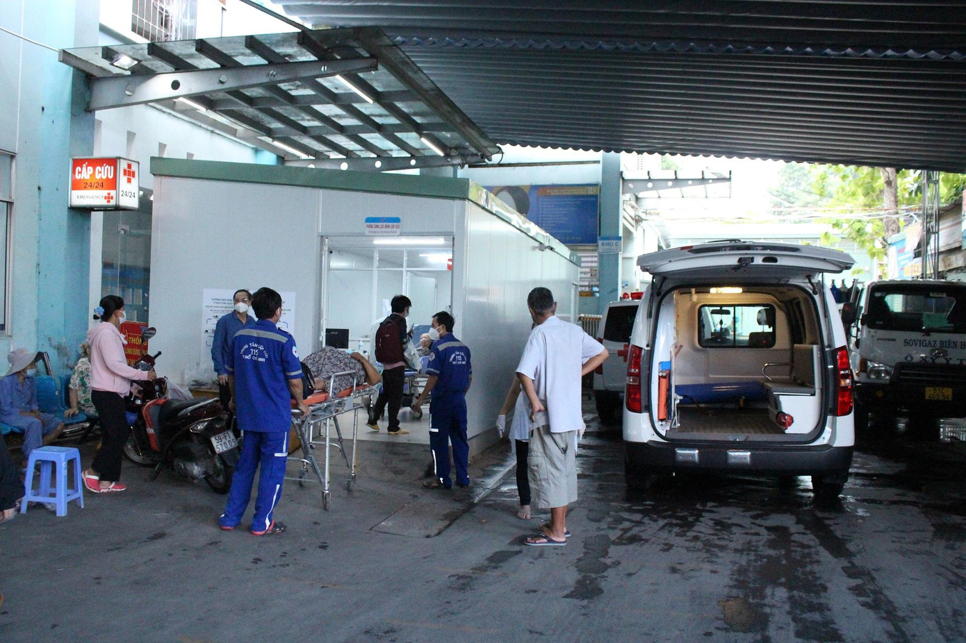 Bệnh viện Thành phố Thủ Đức đã thiết lập khu vực khám sàng lọc bệnh nhân COVID-19 biệt lập với các khoa phòng khác Bệnh viện Thành phố Thủ Đức đã thiết lập khu vực khám sàng lọc bệnh nhân COVID-19 biệt lập với các khoa phòng khác