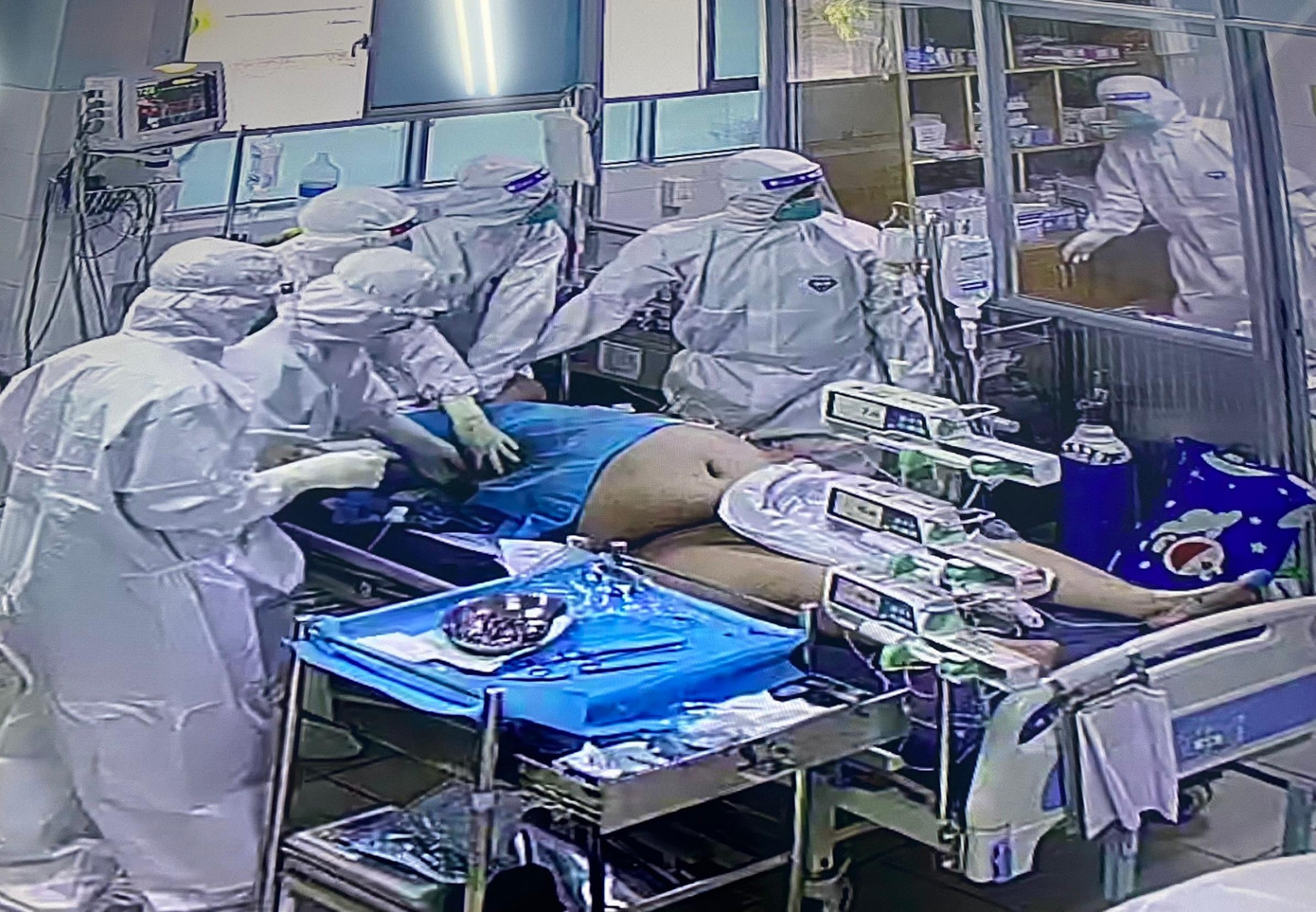 Nhiều ca bệnh nặng, nguy kịch đã được các bác sĩ cứu sống, không phải chuyển lên tuyến trên.