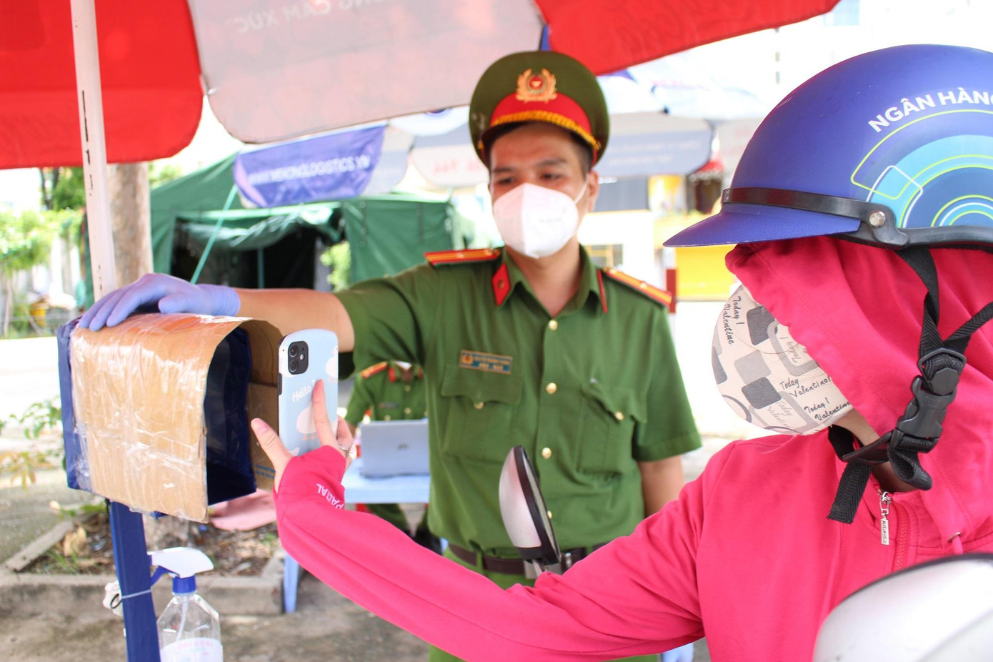 Thời gian tới, Thành phố sẽ cấp &quot;thẻ xanh - thẻ vàng&quot; cho những nhóm đối tượng đủ điều kiện để từng bước mở cửa trở lại