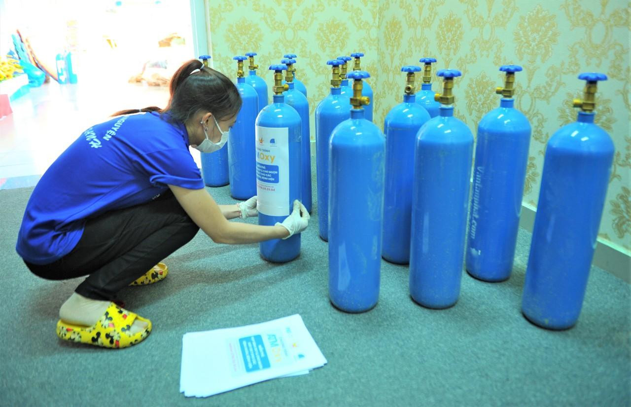 Oxy đang là thứ quý hơn vàng trong bối cảnh dịch COVID-19 diễn biến phức tạp, đe dọa sinh mạng cộng đồng.