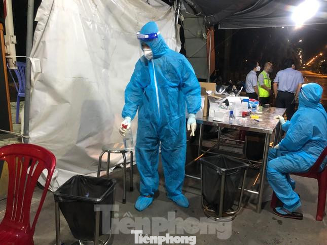 Bộ Y tế đề nghị các địa phương thực hiện nghiệm hoạt động phòng, chống dịch COVID-19 tại chợ đầu mối (Ảnh: Uyên Phương)