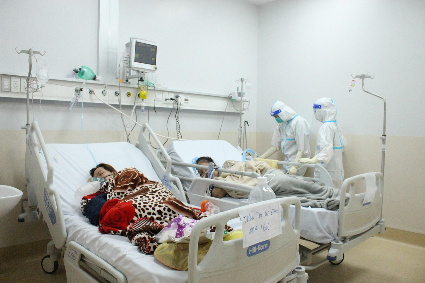 Cuộc chiến với dịch COVID-19 vẫn còn rất nhiều khó khăn ở phía trước.