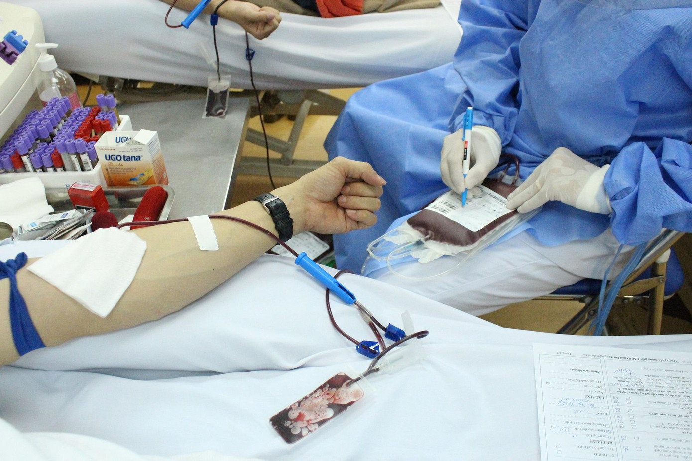 Mỗi giọt máu cho đi một cuộc đời ở lại.