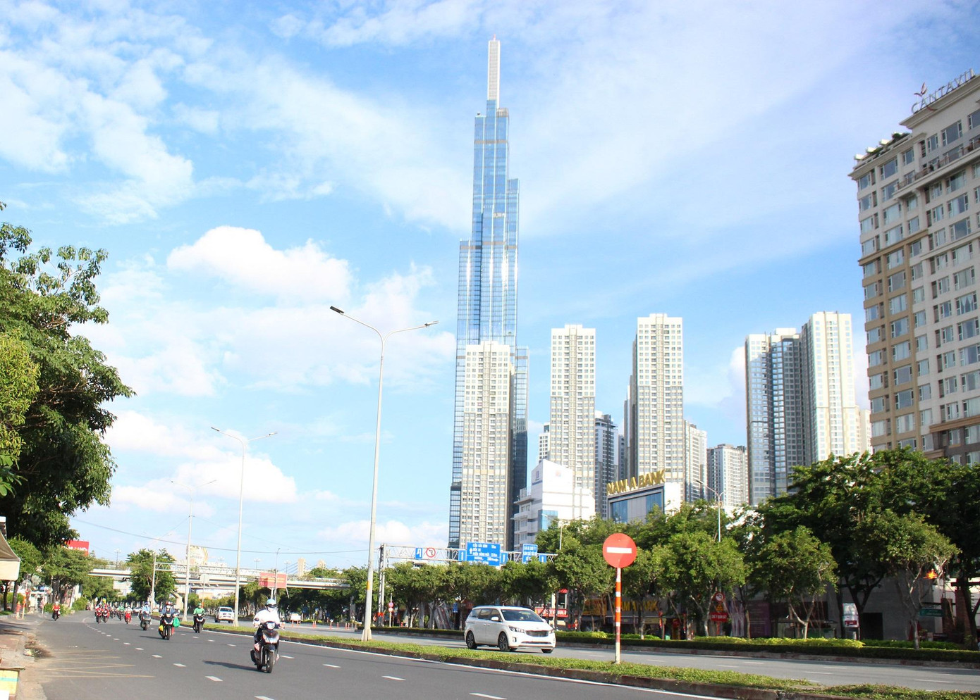 TPHCM đang nỗ lực thực hiện các biện pháp kiểm soát dịch COVID-19. TPHCM đang nỗ lực thực hiện các biện pháp kiểm soát dịch COVID-19.