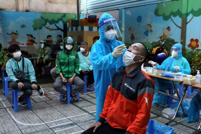 Từ ngày 24/9 các doanh nghiệp quản lý shipper sẽ phải tự xét nghiệm và phải chịu trách nhiệm với kết quả xét nghiệm