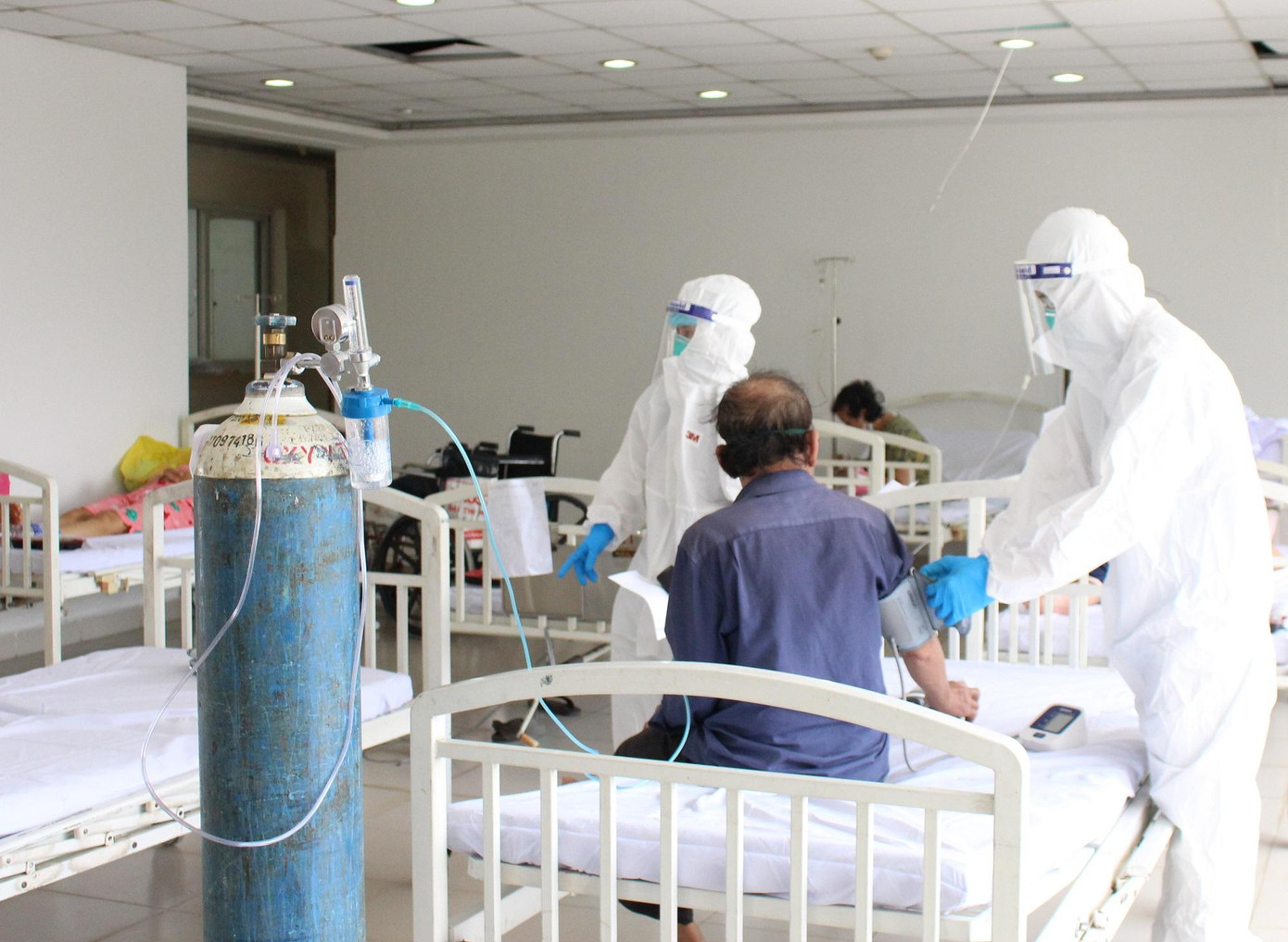 Mỗi ngày TPHCM vẫn ghi nhận 4.000 đến 5.000 trường hợp mới mắc COVID-19 Mỗi ngày TPHCM vẫn ghi nhận 4.000 đến 5.000 trường hợp mới mắc COVID-19