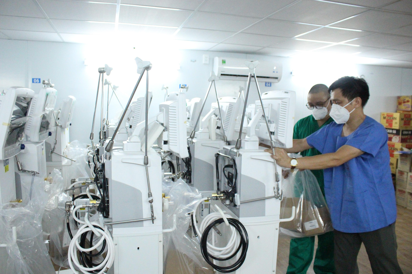 CẬP NHẬT DỊCH 12/8: Gấp rút đưa 500 giường hồi sức COVID-19 cứu người dân TPHCM ảnh 18 CẬP NHẬT DỊCH 12/8: Gấp rút đưa 500 giường hồi sức COVID-19 cứu người dân TPHCM ảnh 18