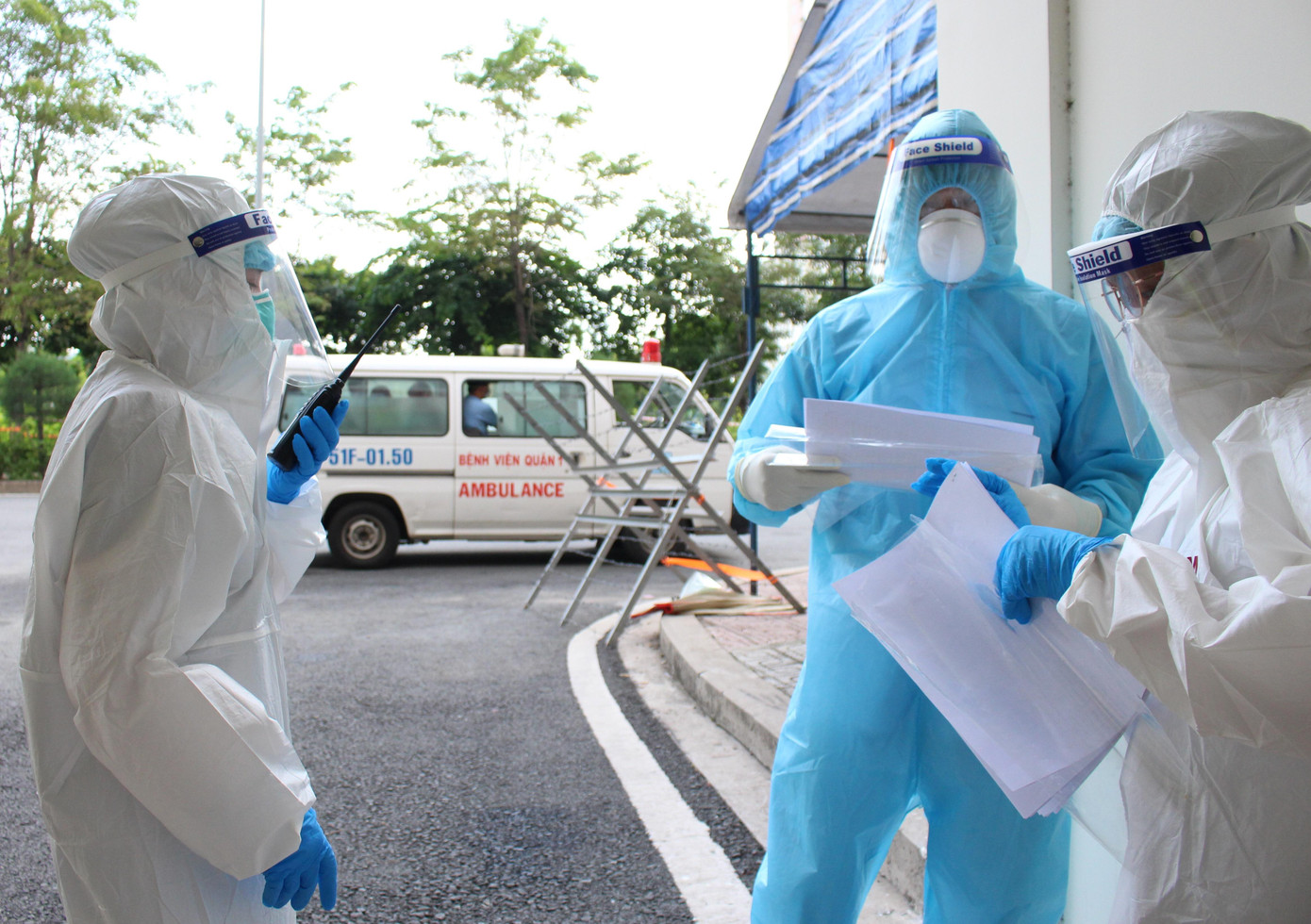 Số ca bệnh tăng và duy trì ở mức cao đang gây áp lực khủng khiếp lên hệ thống điều trị. Số ca bệnh tăng và duy trì ở mức cao đang gây áp lực khủng khiếp lên hệ thống điều trị.