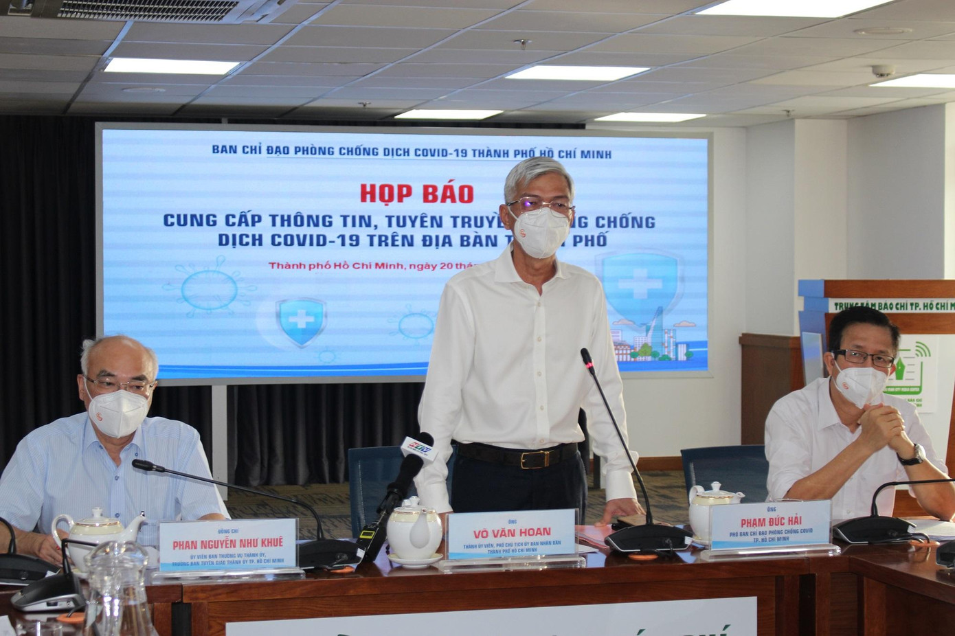 Ông Võ Văn Hoan, Phó chủ tịch UBND TPHCM thông tin tại buổi họp báo Ông Võ Văn Hoan, Phó chủ tịch UBND TPHCM thông tin tại buổi họp báo