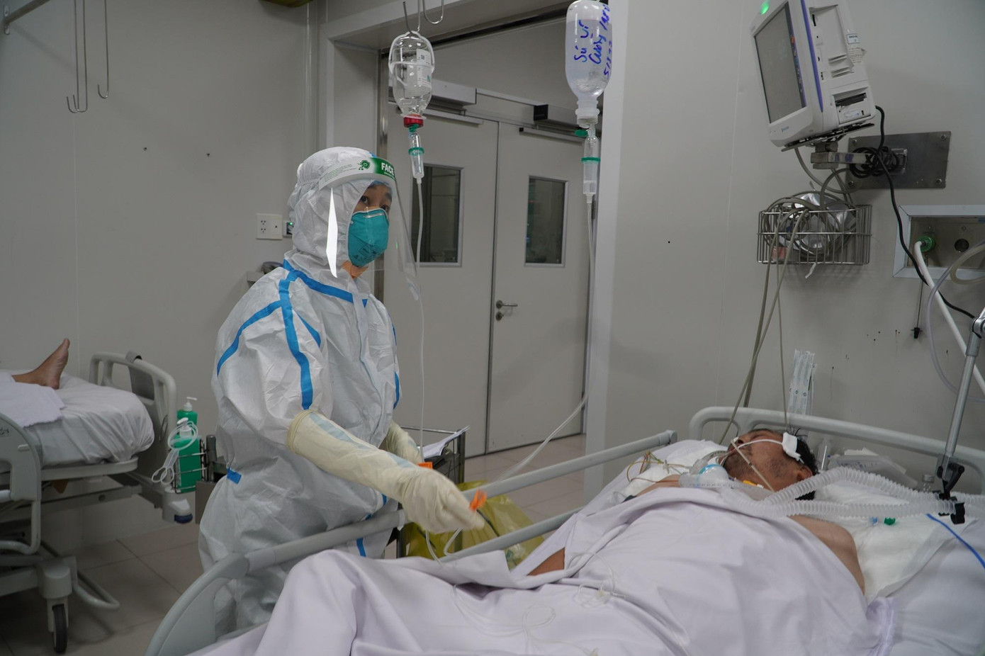 Thành phố đang chú trọng giảm số ca bệnh nặng, tử vong bằng giải pháp nâng cấp điều trị.