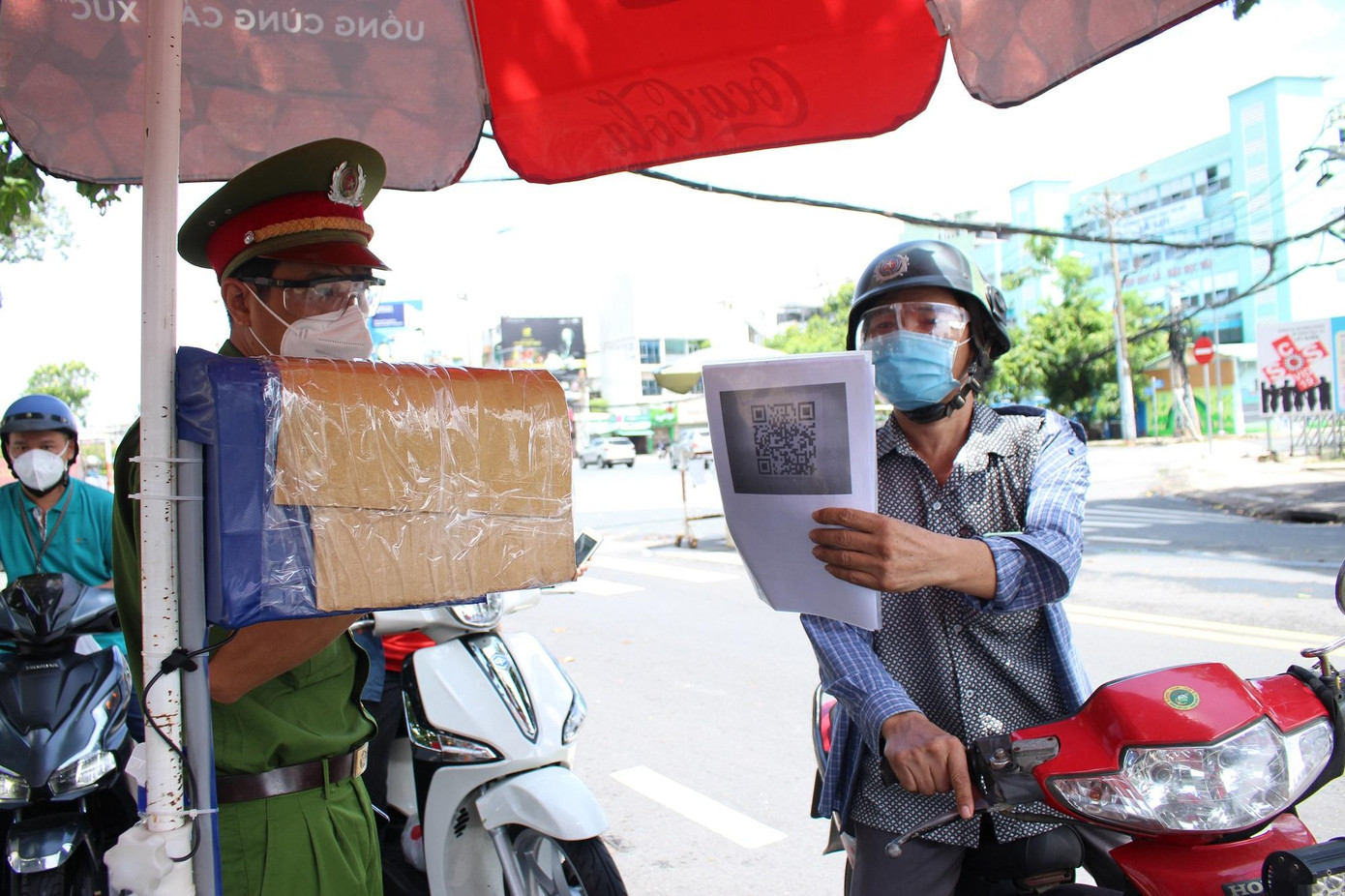 TPHCM đang nỗ lực kiểm soát nguy cơ lây nhiễm của dịch COVID-19 TPHCM đang nỗ lực kiểm soát nguy cơ lây nhiễm của dịch COVID-19