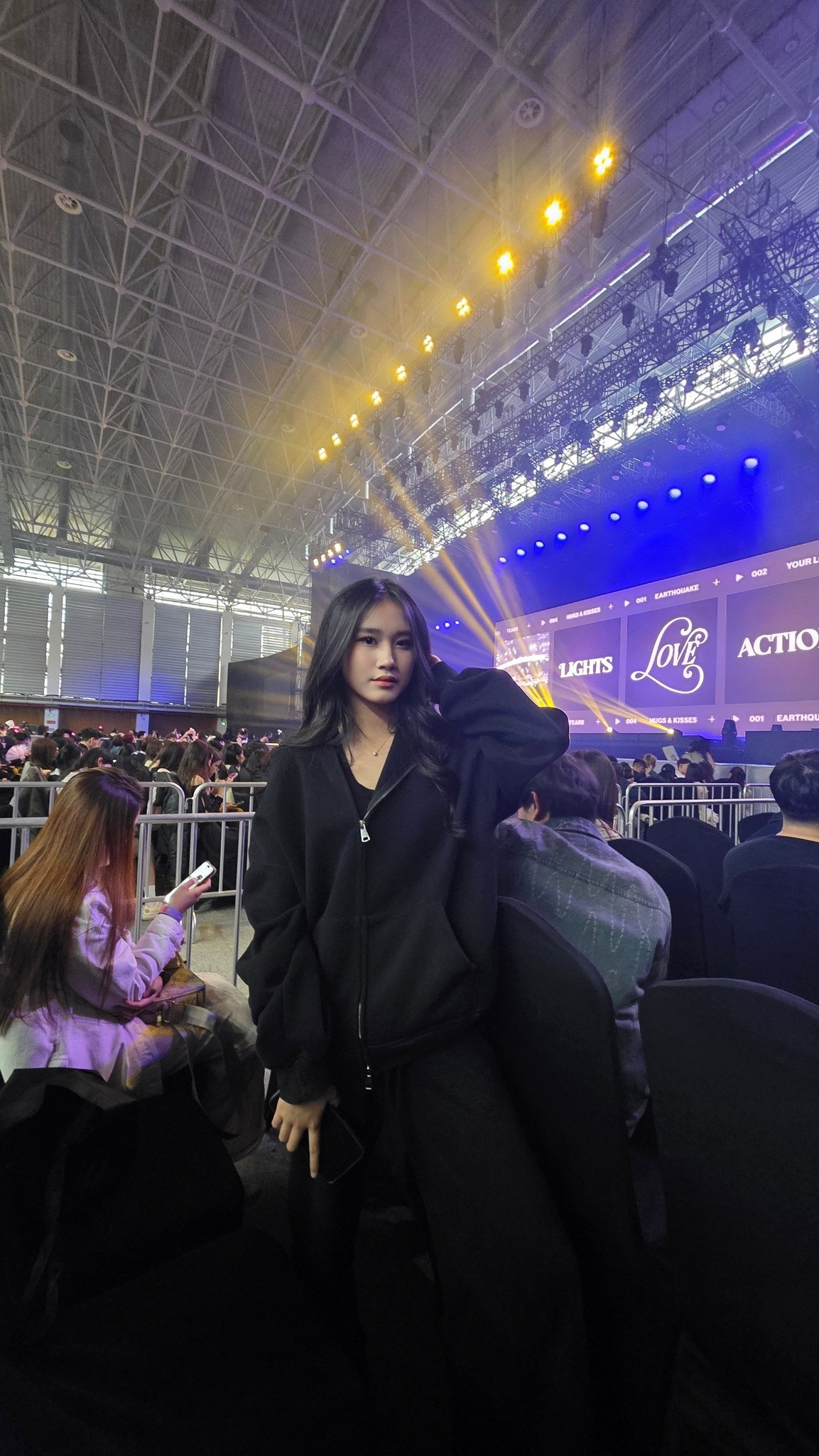 Thùy Dương và con gái đều là fan của Jisoo và BlackPink. Ảnh: FBNV.