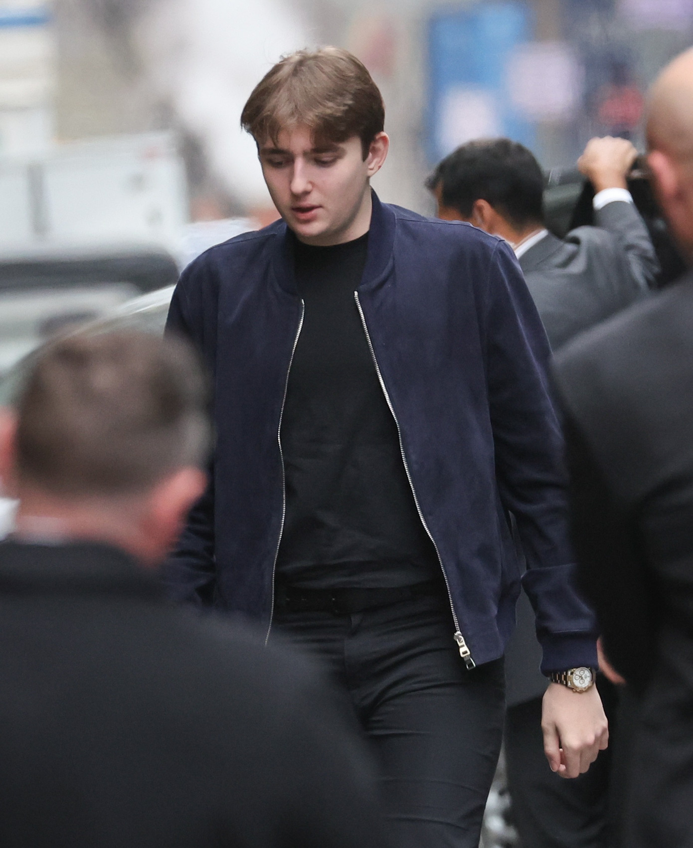 Barron Trump thu hút sự chú ý với vẻ điển trai ở tuổi 19. Ảnh: NY Post. Barron Trump thu hút sự chú ý với vẻ điển trai ở tuổi 19. Ảnh: NY Post.