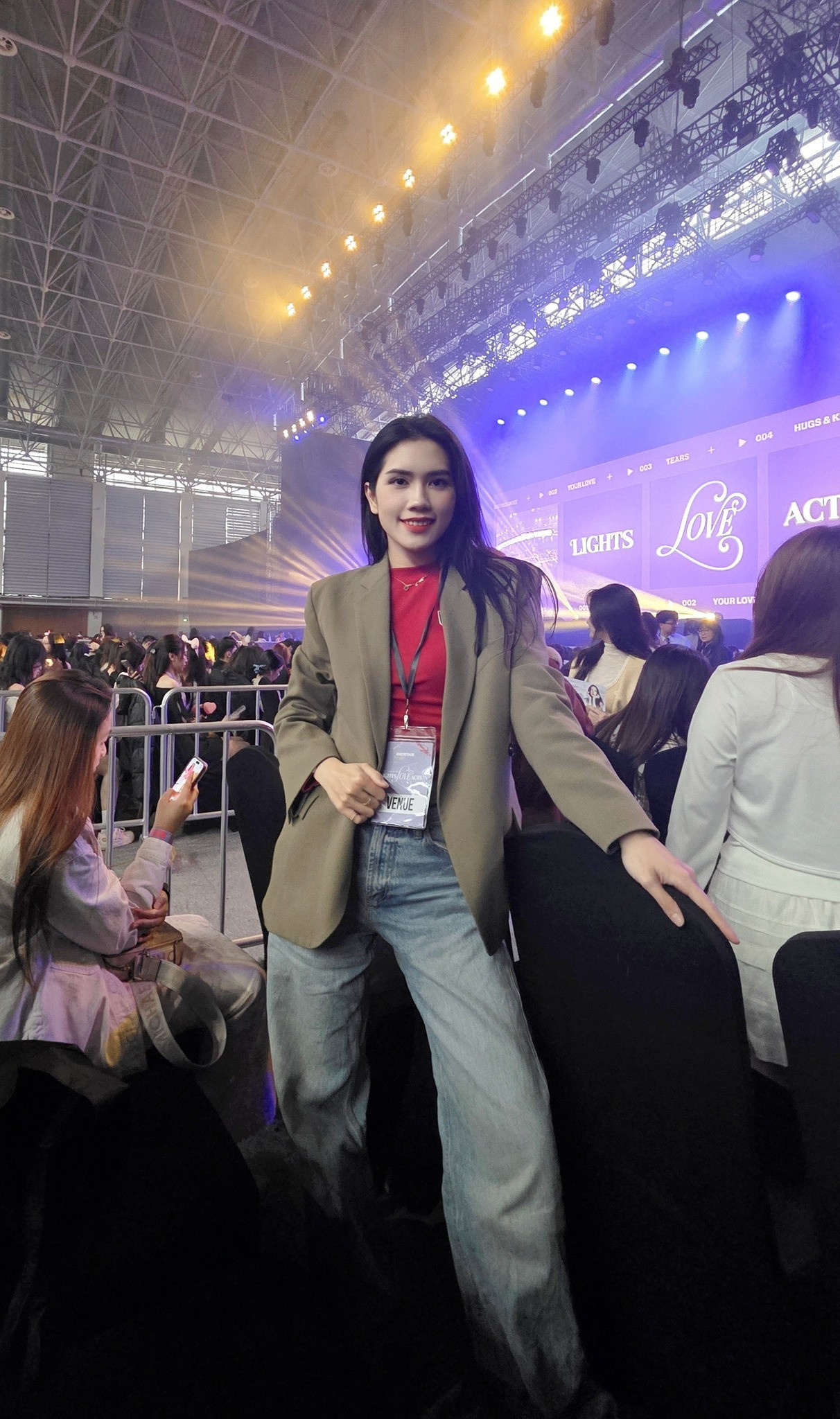 Thùy Dương và con gái đều là fan của Jisoo và BlackPink. Ảnh: FBNV.