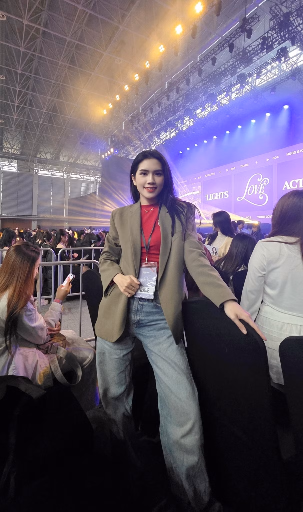 Thùy Dương và con gái đều là fan của Jisoo và BlackPink. Ảnh: FBNV.