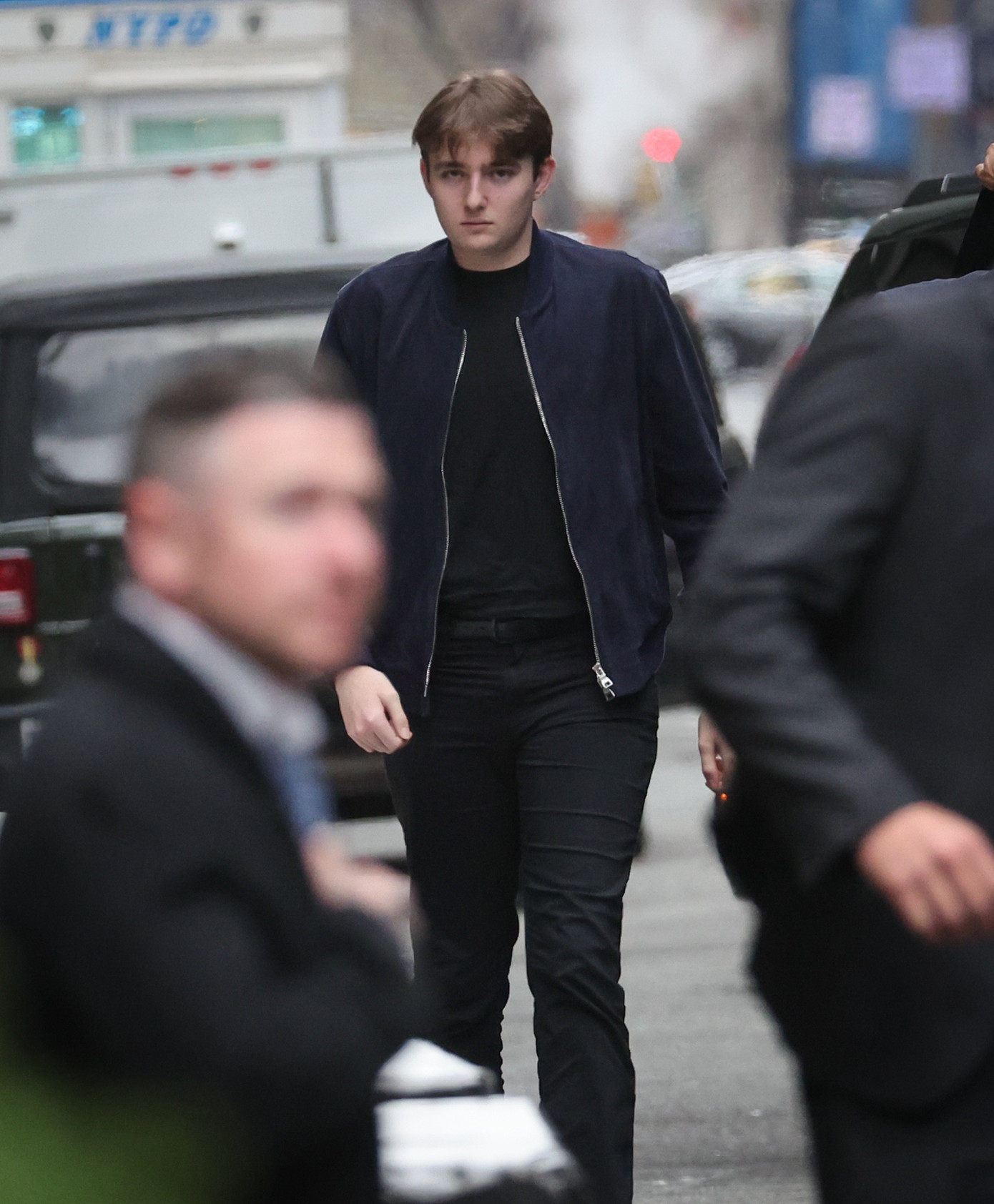 Barron Trump thu hút sự chú ý với vẻ điển trai ở tuổi 19. Ảnh: NY Post. Barron Trump thu hút sự chú ý với vẻ điển trai ở tuổi 19. Ảnh: NY Post.