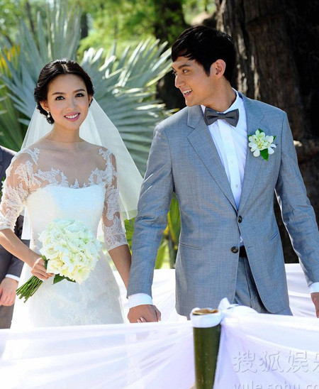 Tử Lâm giải thích, chồng cô - Neil - không hoạt động trong làng giải trí. Hơn nữa anh vốn sống kín đáo và thích sự tự nhiên, đơn giản. Hoa hậu không chia sẻ thông tin chi tiết hơn về chồng cô