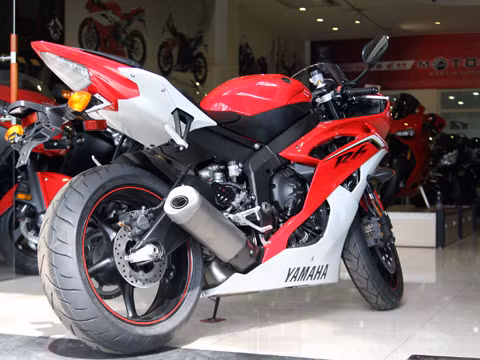 Yamaha YZF-R6 2013 sở hữu ngoại hình thể thao