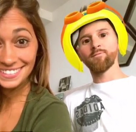 Vợ chồng Messi tình tứ gây sốt trên mạng ảnh 2