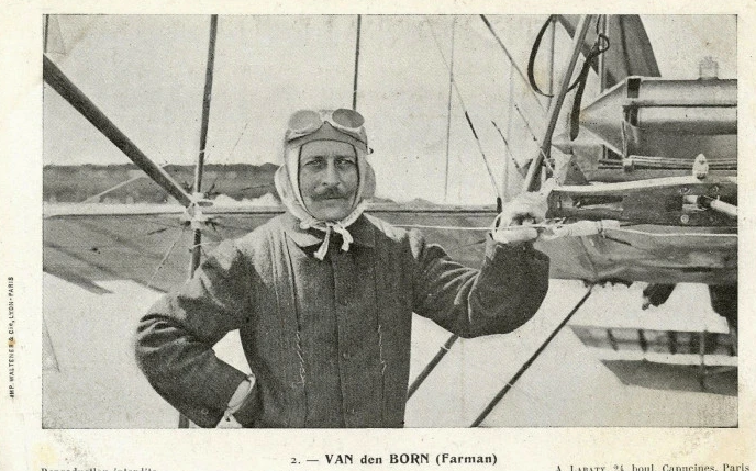 Máy bay xuất hiện lần đầu trên bầu trời Sài Gòn khi nào?