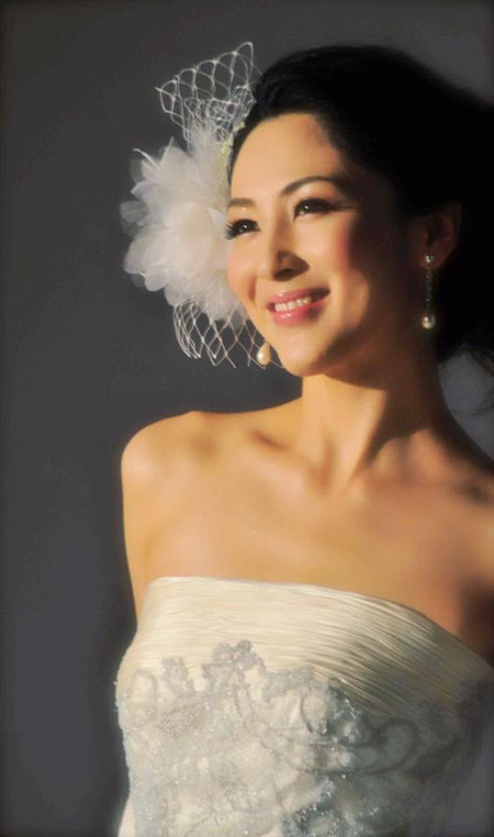 Ikumi trong một bức hình thời trang