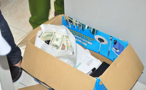 Ngoại tệ và các tài liệu liên quan đến vụ án