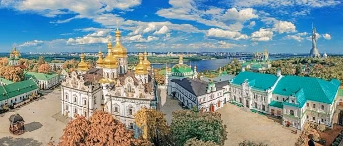 Quốc gia lớn nhất nằm hoàn toàn trong châu Âu?