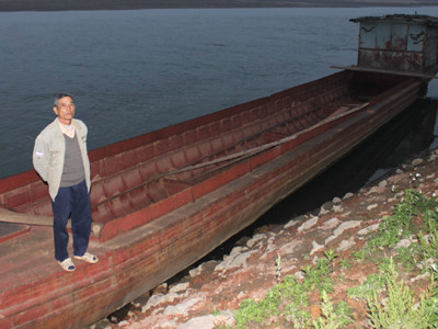 Chủ tàu Trương Việt Hà thất nghiệp vì nước cạn. Chủ tàu Trương Việt Hà thất nghiệp vì nước cạn