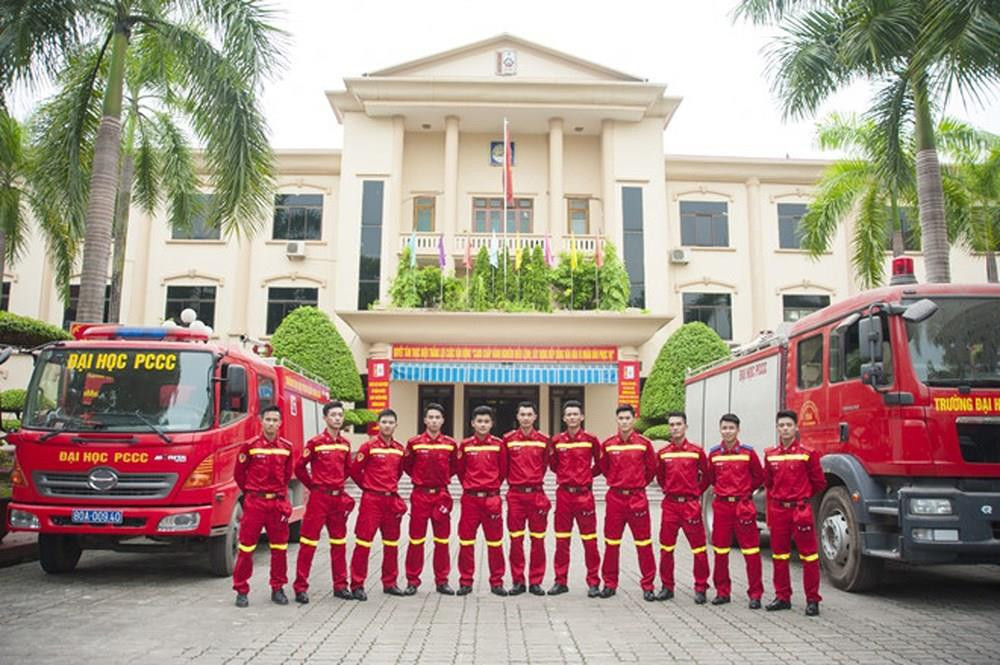 Thí sinh 63 tuổi có tới 7 đứa cháu đăng ký xét tuyển đại học ảnh 8