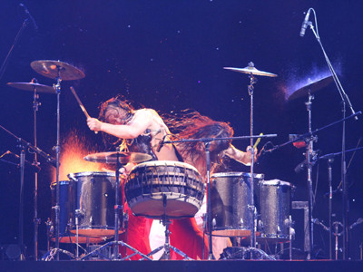 Tiết mục trống với hiệu ứng nước. Ảnh: N.M.Hà. Tiết mục trống với hiệu ứng nước Ảnh: N.M.Hà