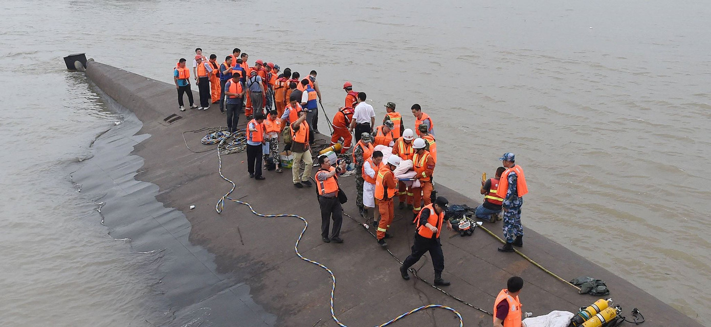 Trung Quốc chạy đua thời gian cứu nạn nhân trên tàu chìm ảnh 9
