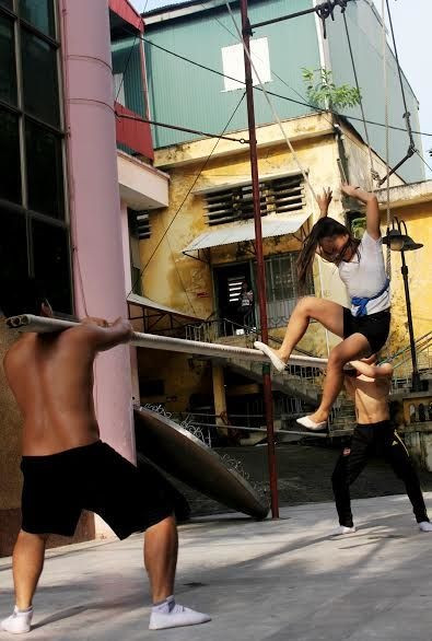 Dù đã tập luyện từng tiết mục nhuần nhuyễn và ăn ý với bạn diễn song những sự cố bất ngờ và không mong muốn vẫn có thể xảy ra bất cứ lúc nào