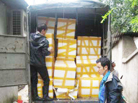 Thời gian gần đây, lực lượng chức năng liên tiếp kiểm tra, bắt giữ nhiều vụ vận chuyển cá, ếch từ Trung Quốc tuồn về chợ cá Yên Sở. Thời gian gần đây, lực lượng chức năng liên tiếp kiểm tra, bắt giữ nhiều vụ vận chuyển cá, ếch từ Trung Quốc tuồn về chợ cá Yên Sở